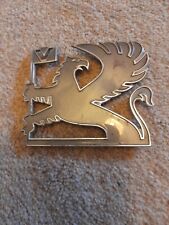  VAUXHALL CAVALIER ASTRA CARLTON GREY METAL GRIFFIN  EMBLEM  GENUINE  USED PART
