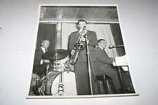 VINTAGE AUTOGRAPHED BIG BAND PHOTO #143 - LAVRY MALLON (1954)