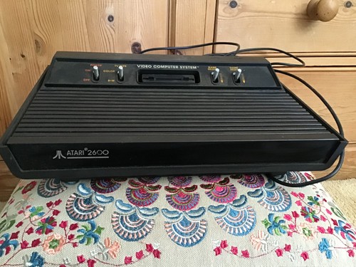 Vintage 1982 atari - 1982, 2600