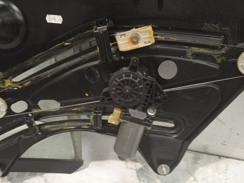 Rear right window regulator - rear,