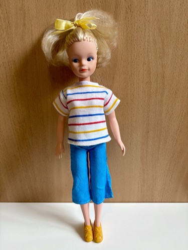 1986 smirky sindy straight - smirky, leg