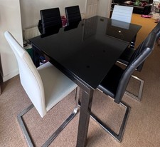 Used Harvey’s dining room