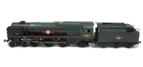 Hornby rebuilt merchant navy - hornby,