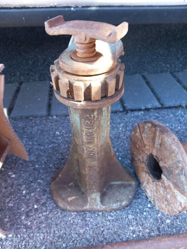 Car jack vintage - car,