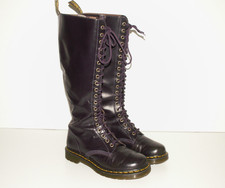 Dr. Martens 1B60 leather knee