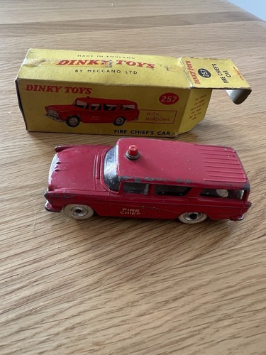 Dinky toys fire chiefs car - chiefs, 257