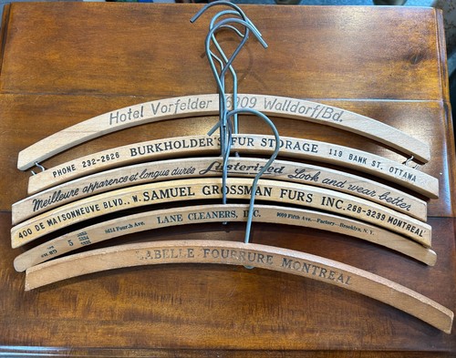 Vintage wooden coat hangers - 12,