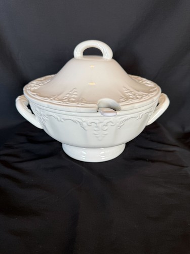 Large signature ceramic lidded - large,