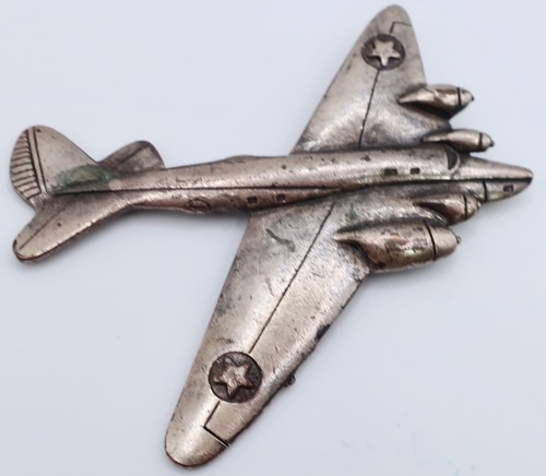 Vintage wwii flying - b-17,