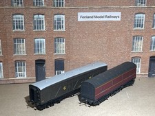 2 Lima OO Gauge Vans Milk And