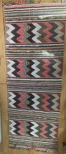 Vintage style hand woven - hand?,