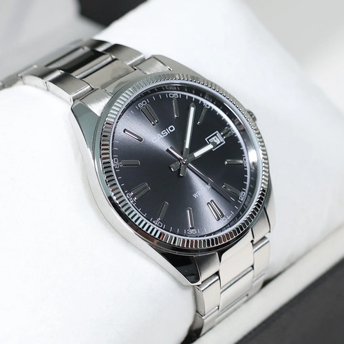 Casio men vintage gray dial - casio,
