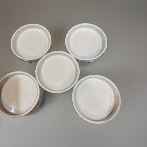 Set crate barrel white - of,