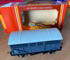HORNBY OO GAUGE R022 CATTLE WAGON - BOXED