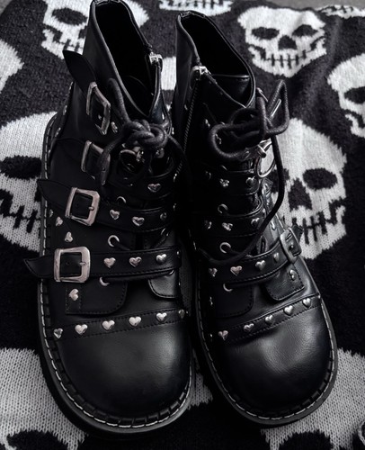 Demonia emily boots size - demonia,