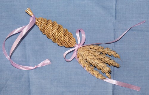 Small handmade straw corn - small,