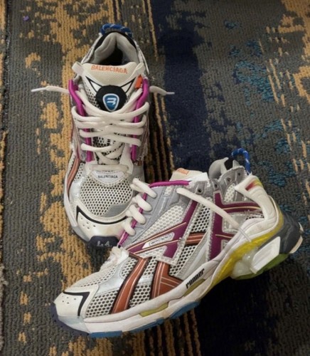 Size balenciaga runner - 8,