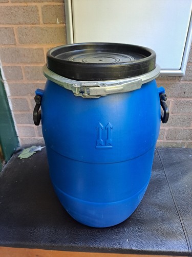 Plastic barrel with lid - , 40