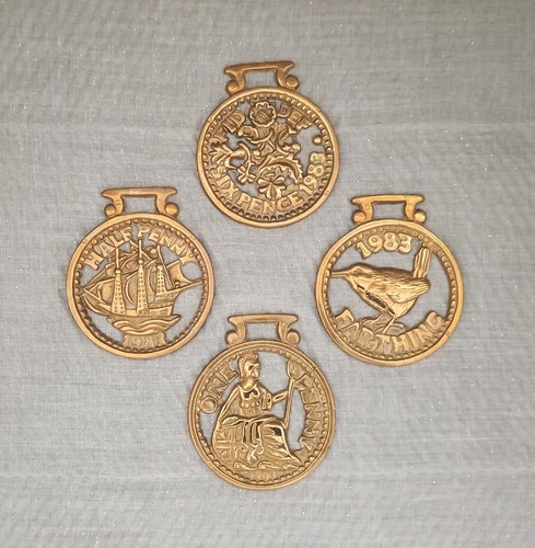 Horse brasses set coin - set,