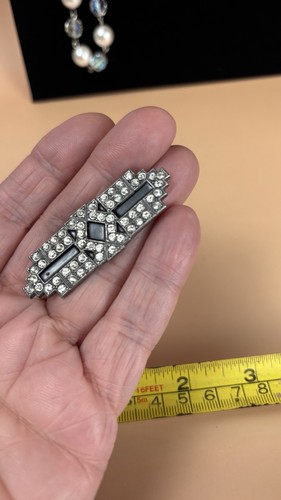 Vintage art deco bar - art, brooch