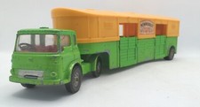 CORGI MAJOR 1104 BEDFORD ARTICULATED HORSE BOX 'NEWMARKET RACING STABLES'