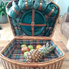 Vintage Willow Picnic Hamper Basket For 4 People With Accessories used once