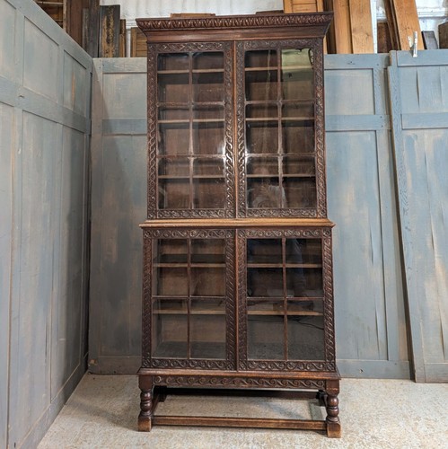 1920 carved oak glazed - 1920’s,