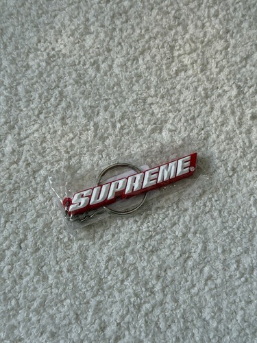 Supreme bevel logo keychain - supreme,