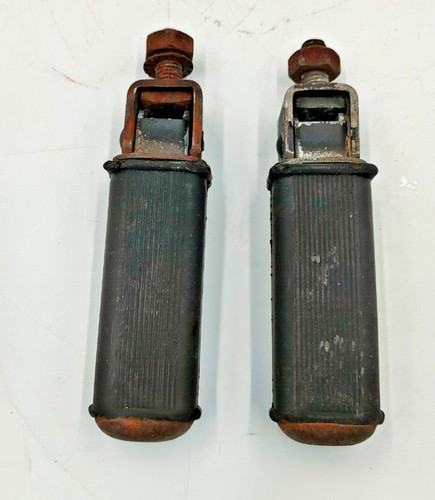Pair rear footpegs - rear, moto