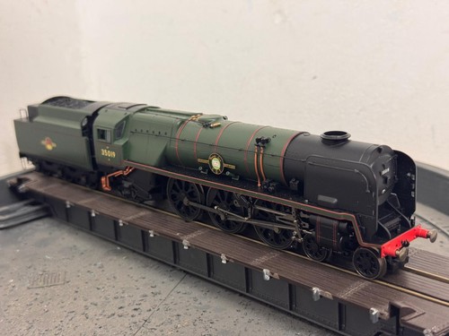 Hornby r2528 merchant navy - r2528,