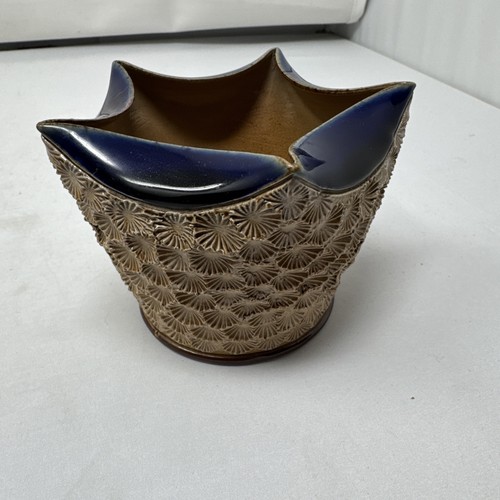 Lambeth doulton ceramic pot - lambeth,