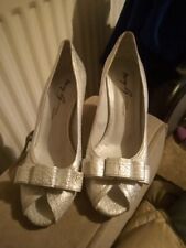 Size 7silvery, Not Embossed