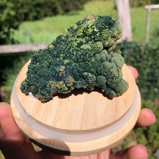 Pyromorphite on Malachite