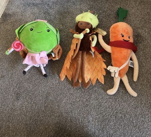 Kevin the carrot plush cuddly - kevin,
