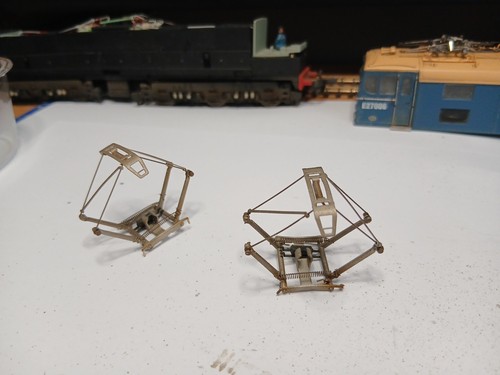 Heljan gauge pantographs - gauge,