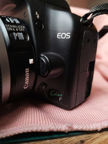 Canon eos 1000d - /, f