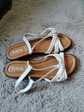 The shoe tailor white sandals