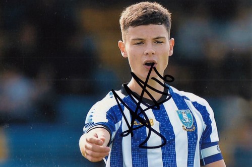 Alex hunt hand signed - hand,