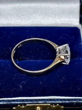 Beautiful 1ct Princess Cut Cubic Zirconia ladies Ring, 9ct Yellow Gold, Size O.