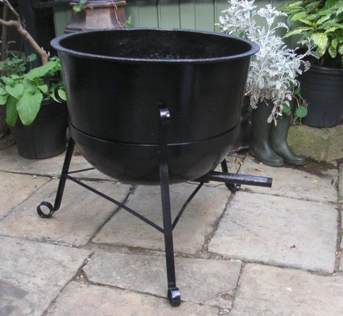 Antique huge cast iron wash - huge,