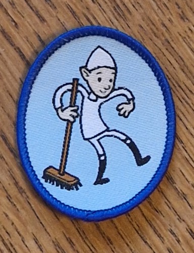 Girlguiding old gnome brownie - old,