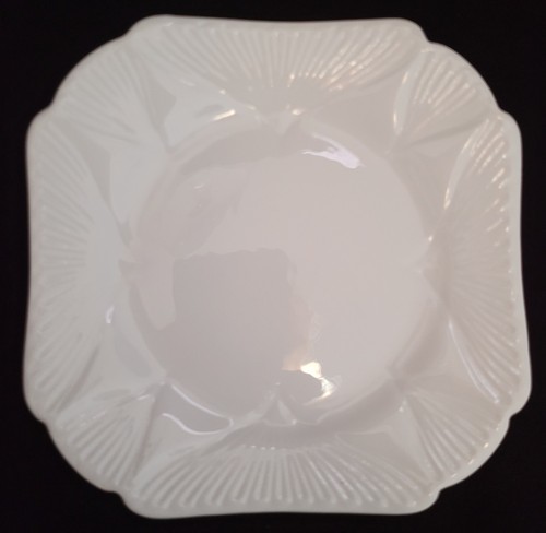 Vintage shelley dainty white - vintage,