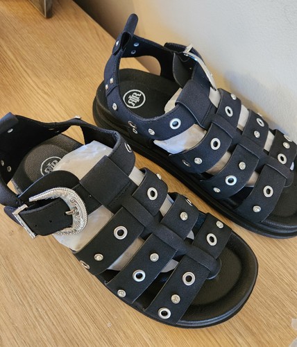Bnwt ladies size - size, 5