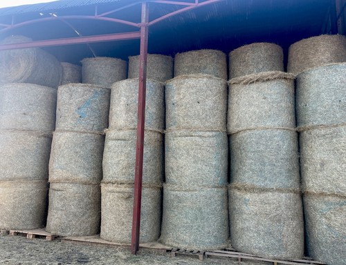 4ft6 round bale meadow hay - round,