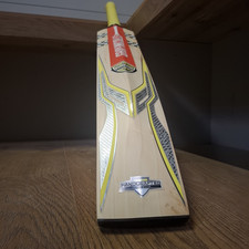 Gray-Nicolls Cricket Bat Tempesta 1.4 300 SH 2lb.9 / 2lb.10 English Willow