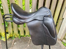 18" BLACK ENGLISH DRESSAGE SADDLE - SURFACE BLOCKS - MW