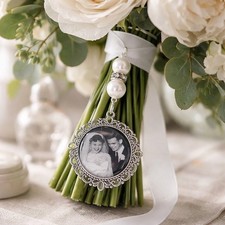 Wedding bouquet photo charm