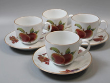 4 x Royal Worcester Evesham Coffee  Tea Cups and Saucers