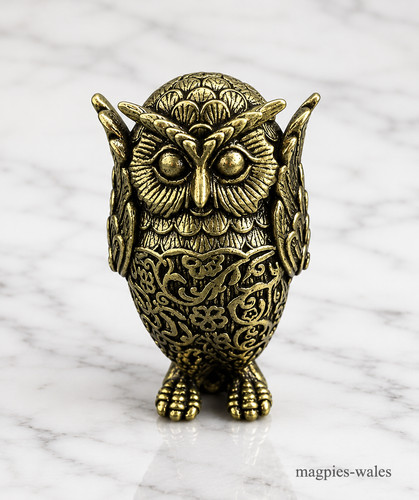 Stunning brass owl ornament - stunning,
