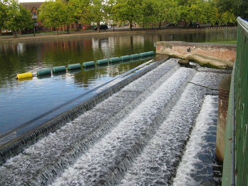 Photo 6x4 weir and barrier - 6x4, on